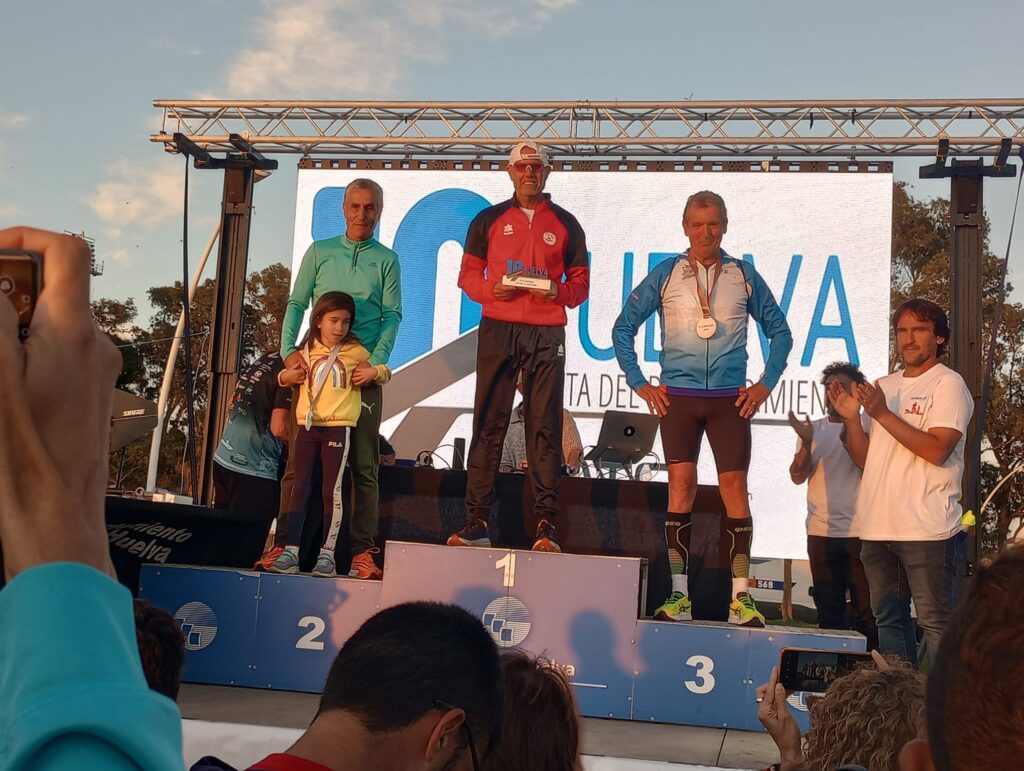 Manuel Ángel gana su categoría en 10K Huelva Avatel Telecom ‘Puerta del Descubrimiento’ 2024