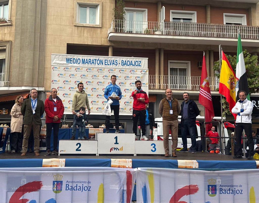 Alejandro Illan, tercero en senior masculino de la media maraton Elvas Badajoz