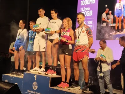 Huelva vuela sobre el asfalto: Crónica de una noche histórica en la VIII 10K Puerta del Descubrimiento
